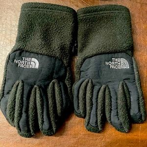 The North Face Black Gloves Kid’s Medium